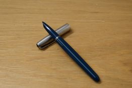A boxed Parker 51 aeromatic fill fountain pen in teal with lustraloy cap.