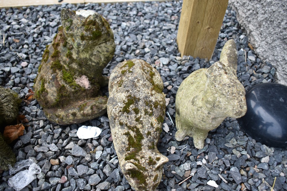 A selection of concrete garden ornaments - Image 4 of 4