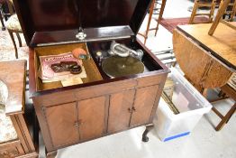 An early 20th Century mahogany cased Gramophone, Gilbert and accesories