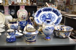 A selection of early 20th century blue and white pottery, to include Losol ware, Stoke China, J&G