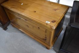 A modern pine bedding box, width approx. 90cm