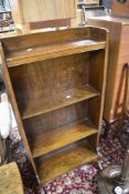 An early 20th Century oak bookshelf, approx dimensions W56 H119cm