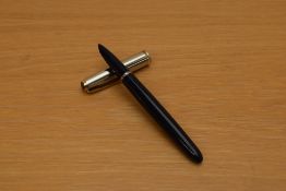 A Parker 51 MKII aerometric fill fountain pen in navy blue with flighter cap with single gold cap