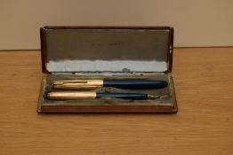 A boxed Parker 51 MKII aerometric fill fountain pen and propelling pencil in Teal blue with rolled