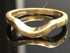 18ct Gold band Size L Weight 3.6g