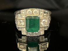 Diamond, Emerald & platinum ring