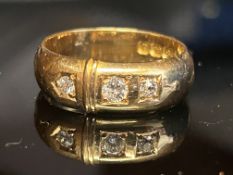18ct Gold gents ring set with 3 diamonds, diamond size 0.25 carat Size R.5 Weight 8.4g