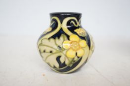 Moorcroft '' Buttercup meadow vase