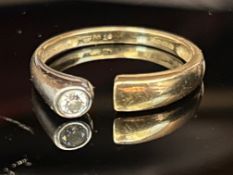 18ct Gold ring set with solitaire diamond, diamond