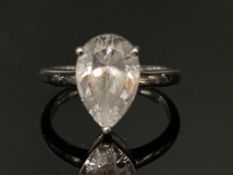 14ct White gold ring set with large stone Size O 3