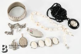 Quantity of Silver Jewellery