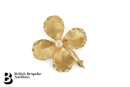 18ct Gold Flower Brooch
