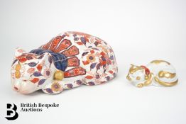 Large Japanese Imari Crouching Cat