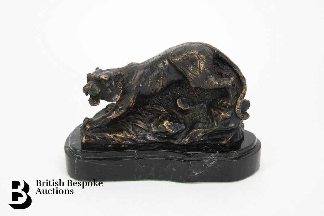 Bronze Crouching Tiger - Image 1 of 2