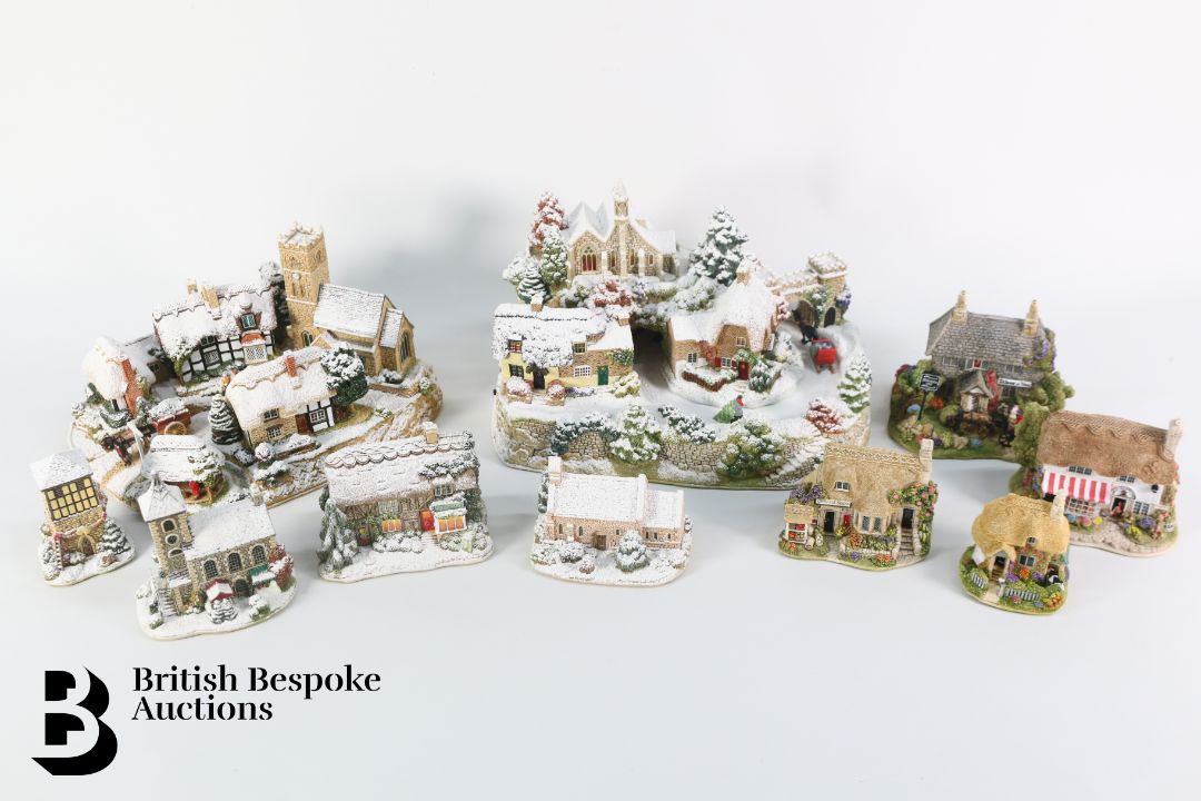 Large Quantity of Lilliput Lane Limited Edition Houses - Christmas Themed - Image 1 of 9