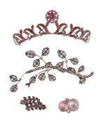 Four items of late 18th/early 19th century jewellery: