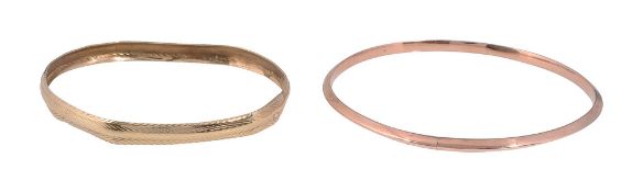 A 9ct gold bangle