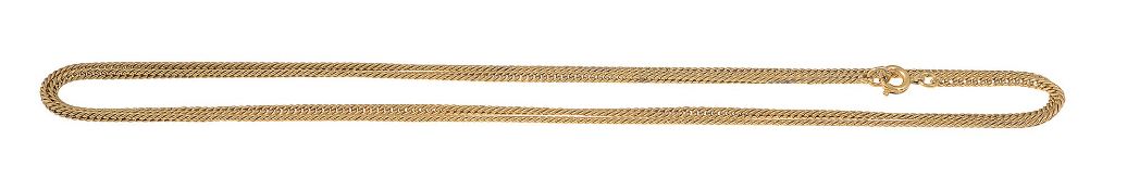 A fine curb link chain