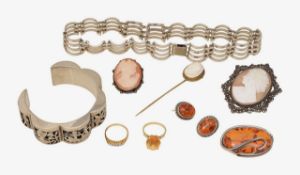 A collection of costume jewellery