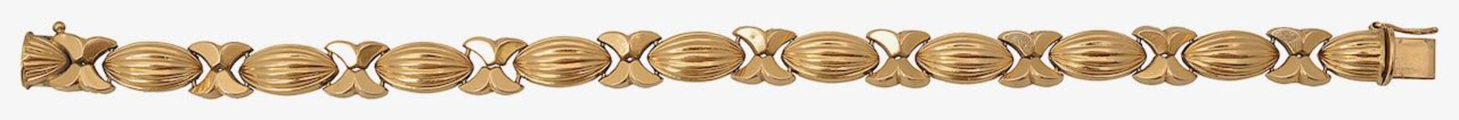 An Italian flexible link bracelet