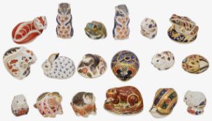 Eighteen Royal Crown Derby animal paperweights