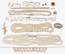 A collection of costume jewellery
