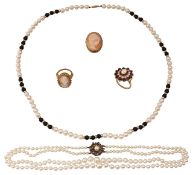 A collection of jewellery