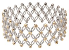 A diamond set expandable bracelet
