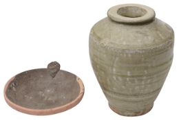 Vung Tau Cargo. A celdaon glazed storage jar and a shallow dish