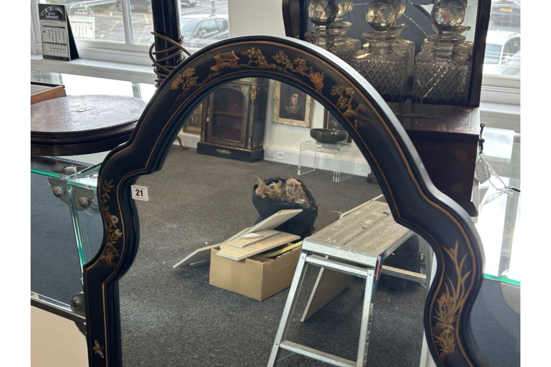A large Queen Anne style chinoiserie wall mirror - Image 4 of 8