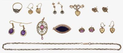 A group of jewellery