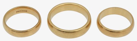 Three 18ct gold bands