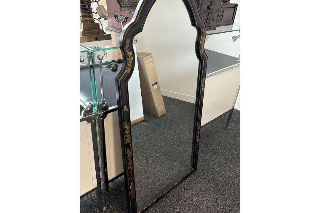 A large Queen Anne style chinoiserie wall mirror - Image 2 of 8