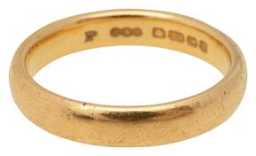 A 22ct gold wedding band