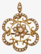 An Edwardian seed pearl pendant/brooch in fitted box