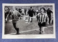 Bobby Kerr signed Sunderland 1973 FA Cup 16x12 black and white print. Sunderland coach Arthur Cox