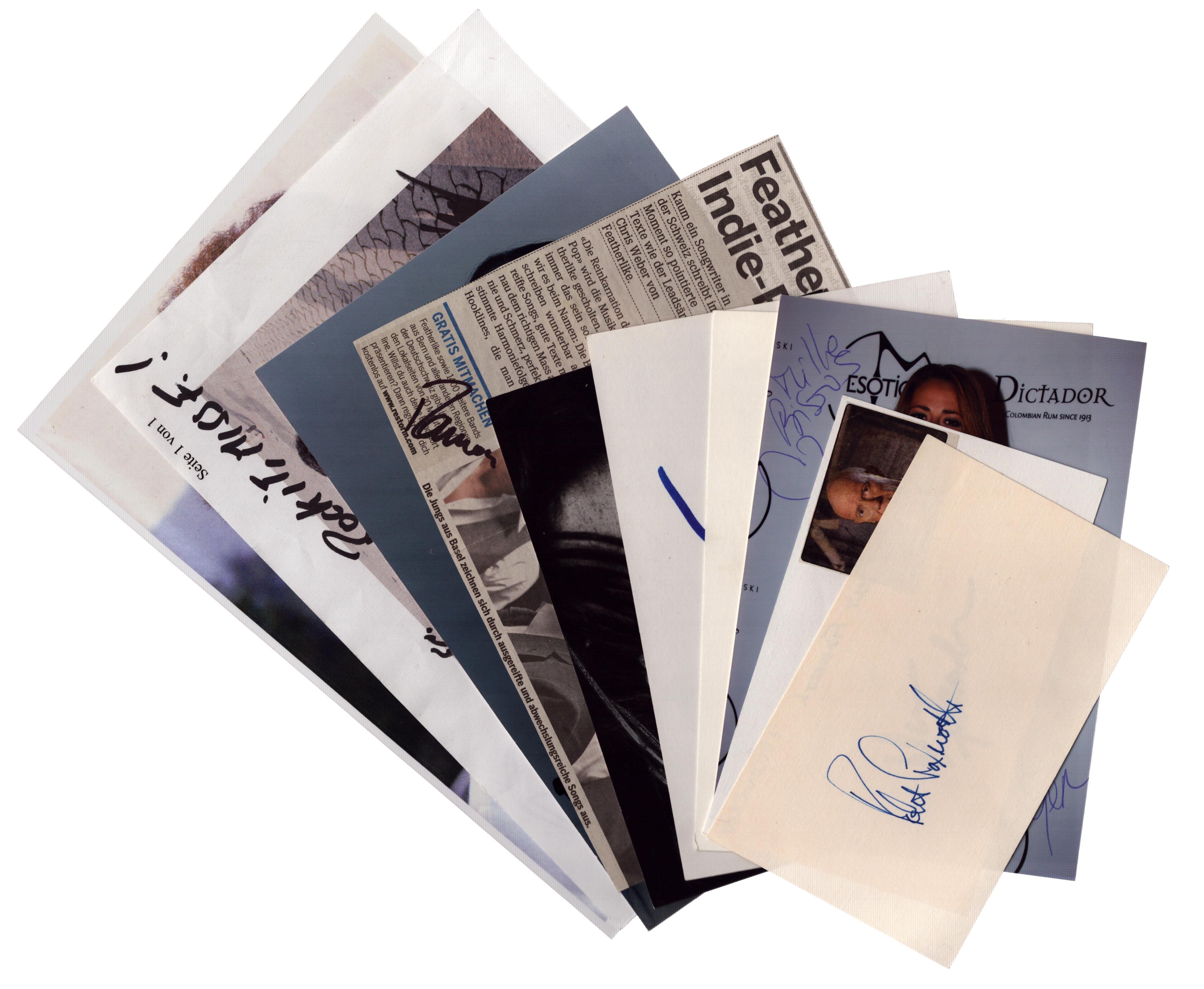 ENTERTAINMENT 10 signed photos/cards including names of Robert Foxworth, Dann Florek, Jon Favreau