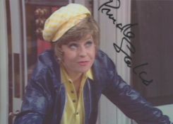 Prunella Scales signed colour photo 7x5 Inch. Is a retired English actor. She portrayed Sybil
