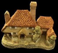 David Winter Kent Cottage 1985. Engraved David Winter 1985 on the side. Great condition. No box.