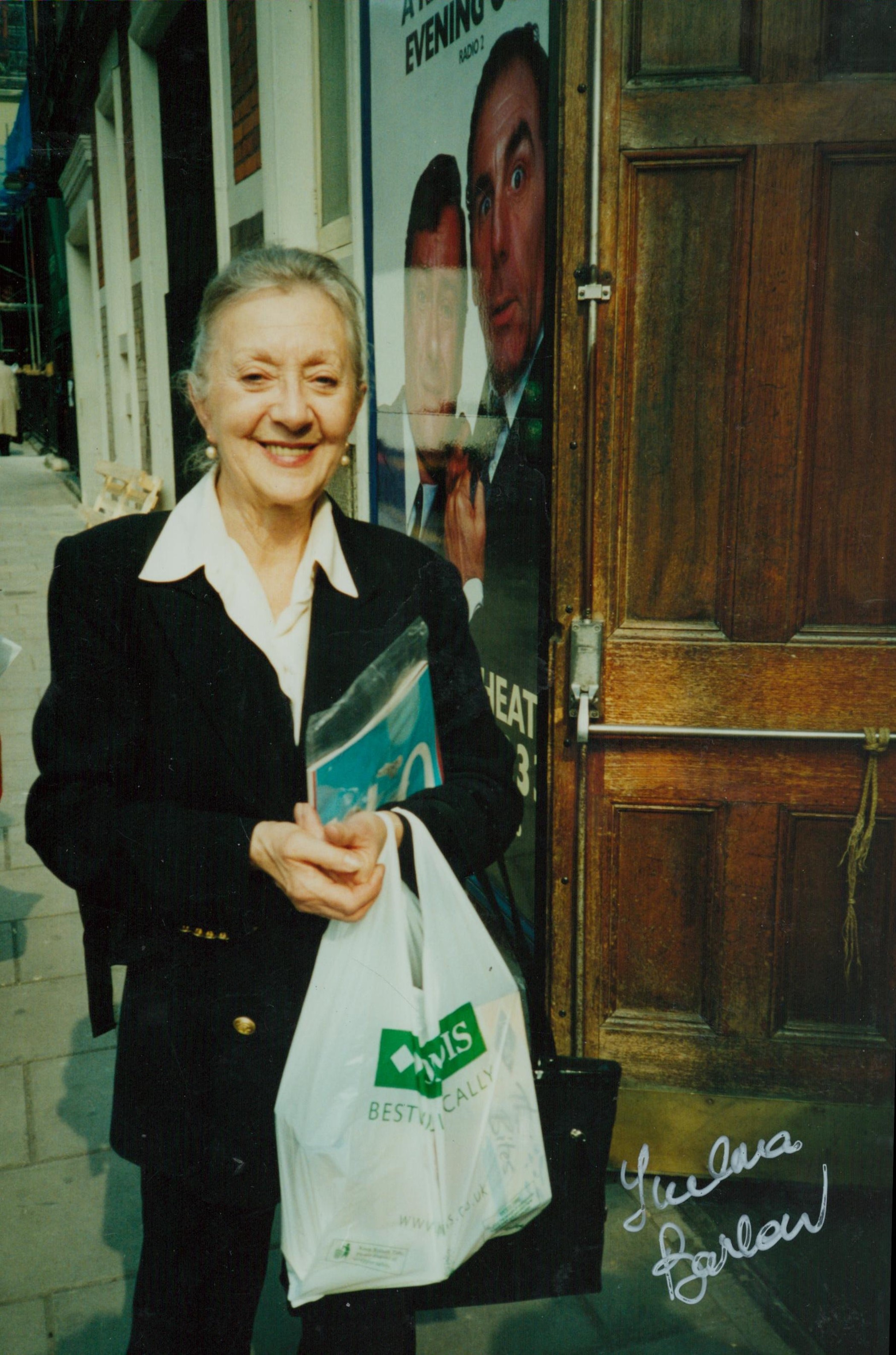 Thelma Barlow signed colour photo, measures 6 inch by 9 inch. Good condition Est.