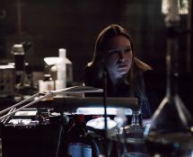 Anna Torv signed 10x8 inch colour photo. Signature very faint. Good condition Est.