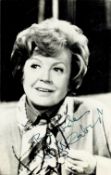 Phyllis Calvert signed 6x4 inch black and white photo. Good condition Est.