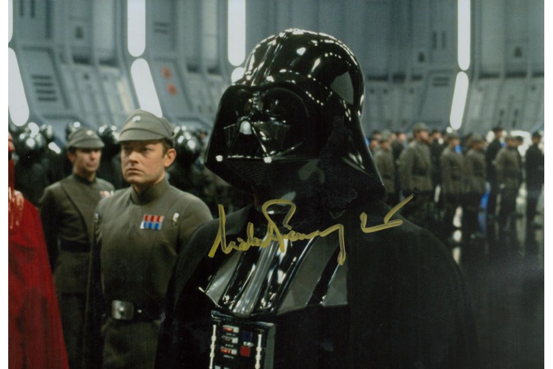 Michael Pennington Star Wars Return of the Jedi signed colour photo, measures 8 inch by 12 inch.