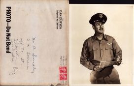 Dan Duryea UNSIGNED 10X8inch black and white photo. Comes with original mailing envelope. Good