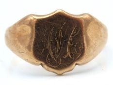 A 9t gold signet ring, 4.3g, size Q/R