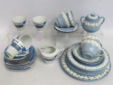 A part tea set of fifteen pieces of Wedgwood of Et