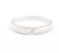 18CT WHITE GOLD & DIAMOND SINGLE STONE RING