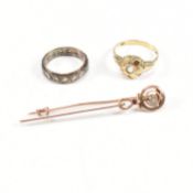 SELECTION OF GOLD JEWELLERY