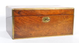 1930S MAHOGANY HINGED LIDDED BRASS INLAID DECORATION BOX