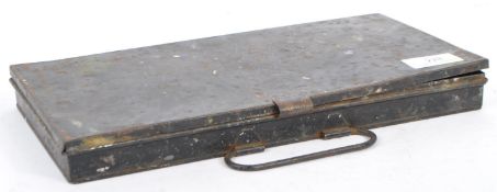 VINTAGE 20TH CENTURY ARTIST'S PAINTING TIN INCLUDING OIL PAINTS